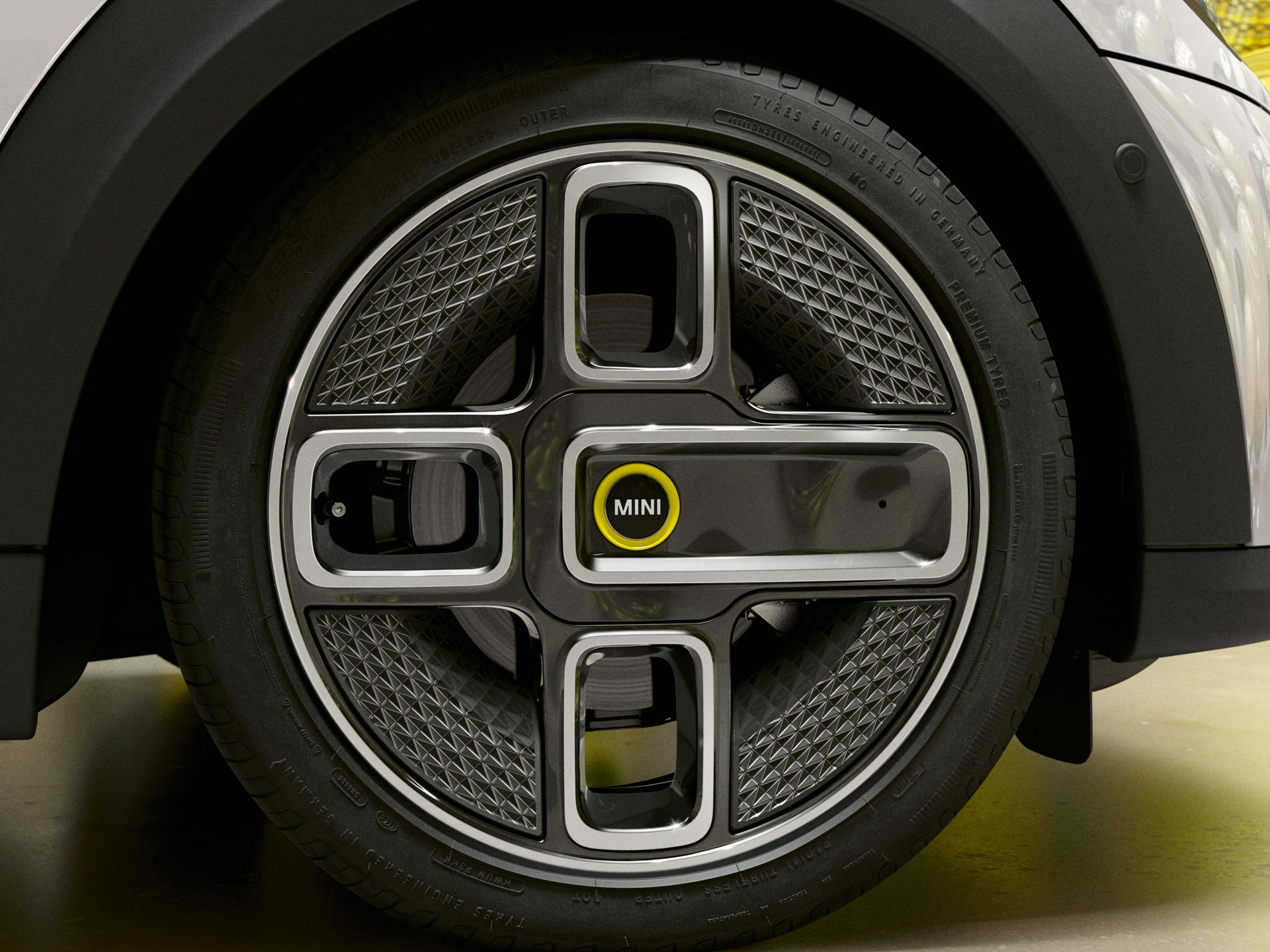 MINI Resolute Edition – Electric Collection spokes – wheels